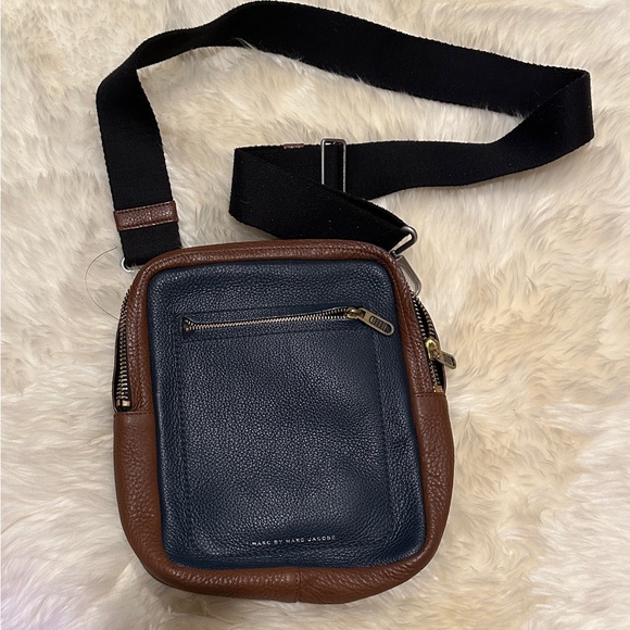 Marc Jacobs Other - Marc jacobs men’s messenger bag